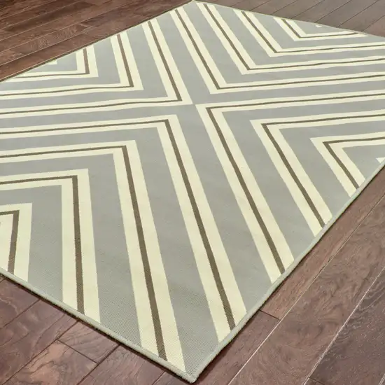 Grey Geometric Stain Resistant Indoor Outdoor Area Rug Photo 4