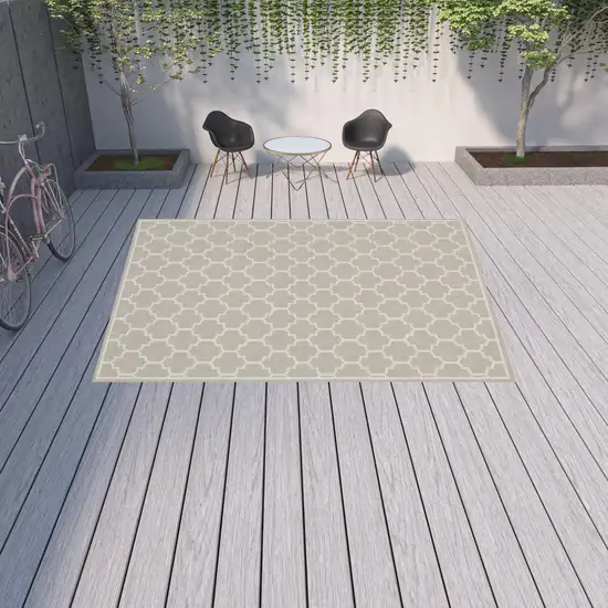 Grey Geometric Stain Resistant Indoor Outdoor Area Rug Photo 2