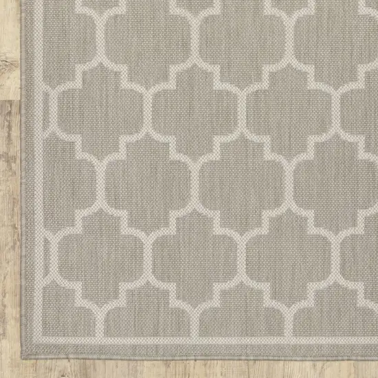 Grey Geometric Stain Resistant Indoor Outdoor Area Rug Photo 3