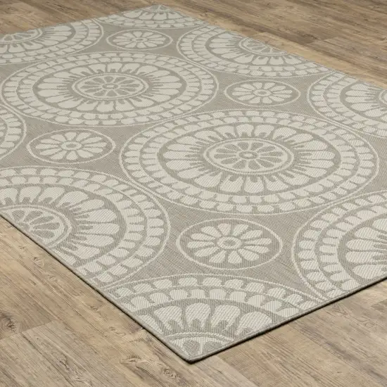 Grey Geometric Stain Resistant Indoor Outdoor Area Rug Photo 4