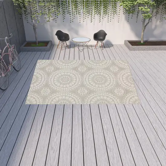 Grey Geometric Stain Resistant Indoor Outdoor Area Rug Photo 2