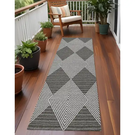 Gray Geometric Indoor Outdoor Area Rug Photo 1