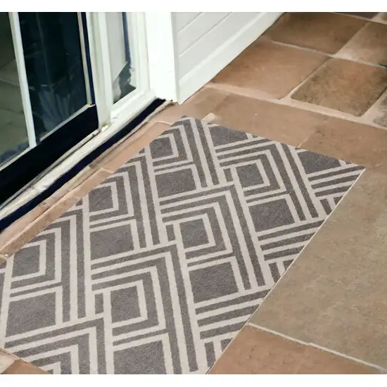 2'X4' Grey Machine Woven Uv Treated Geometric Indoor Outdoor Accent Rug Photo 1