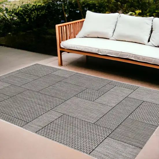 8'X11' Grey Machine Woven Uv Treated Geometric Indoor Outdoor Area Rug Photo 1