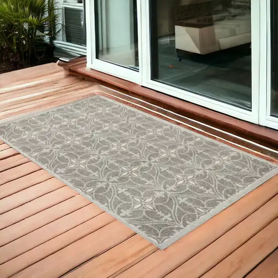 2'X4' Grey Machine Woven Uv Treated Ogee Indoor Outdoor Accent Rug Photo 1