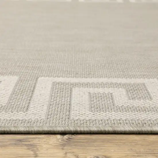 Grey Stain Resistant Indoor Outdoor Area Rug Photo 5