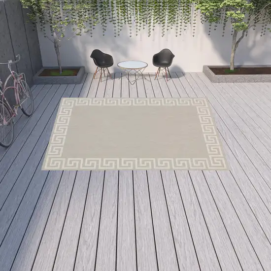 Grey Stain Resistant Indoor Outdoor Area Rug Photo 2