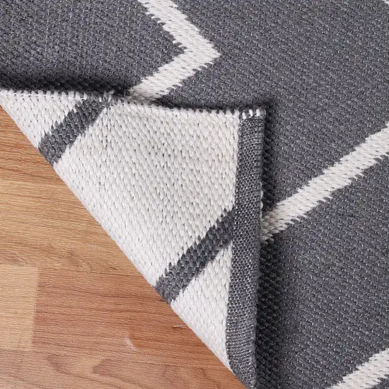 Grey Waves Stain Resistant Indoor Outdoor Area Rug Photo 4