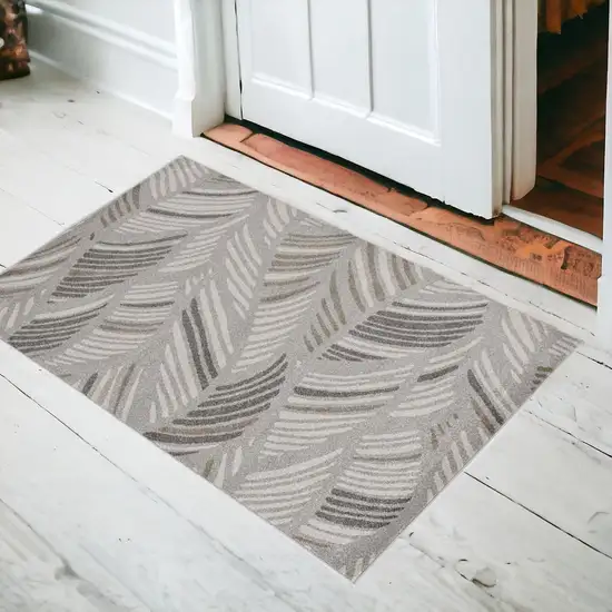 Grey And Beige Waves Accent Rug Photo 2