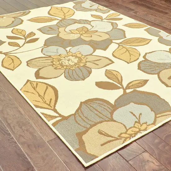 Ivory Floral Stain Resistant Indoor Outdoor Area Rug Photo 3