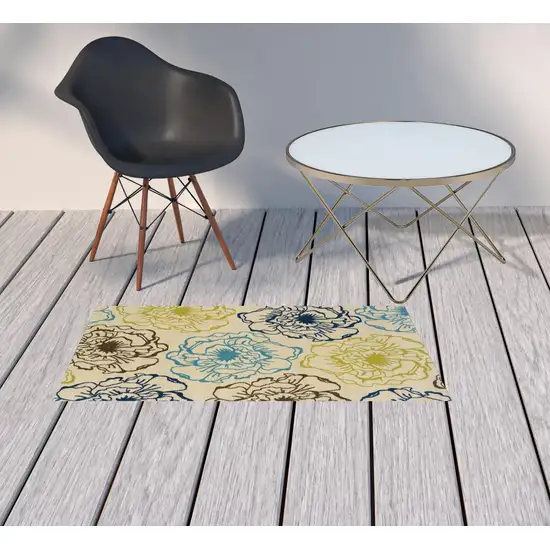 Ivory Floral Stain Resistant Indoor Outdoor Area Rug Photo 2