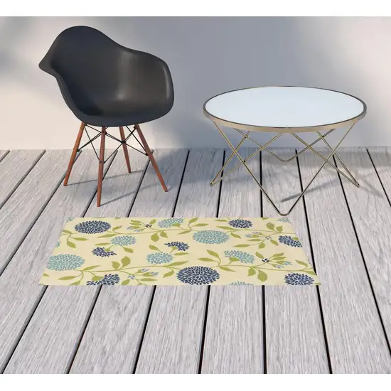 Ivory Floral Stain Resistant Indoor Outdoor Area Rug Photo 2