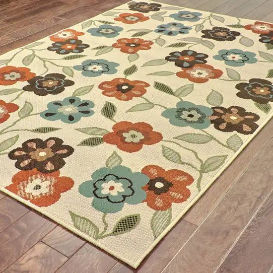 Ivory Floral Stain Resistant Indoor Outdoor Area Rug Photo 4