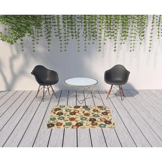 Ivory Floral Stain Resistant Indoor Outdoor Area Rug Photo 2
