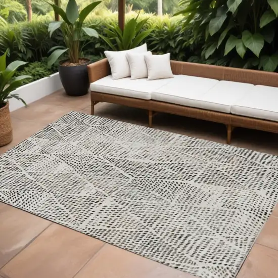 Ivory Geometric Washable Non Skid Indoor Outdoor Area Rug Photo 1