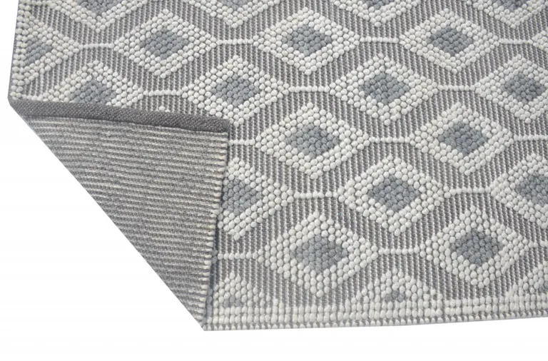 Ivory Gray Diamond Trellis Modern Area Rug Photo 3