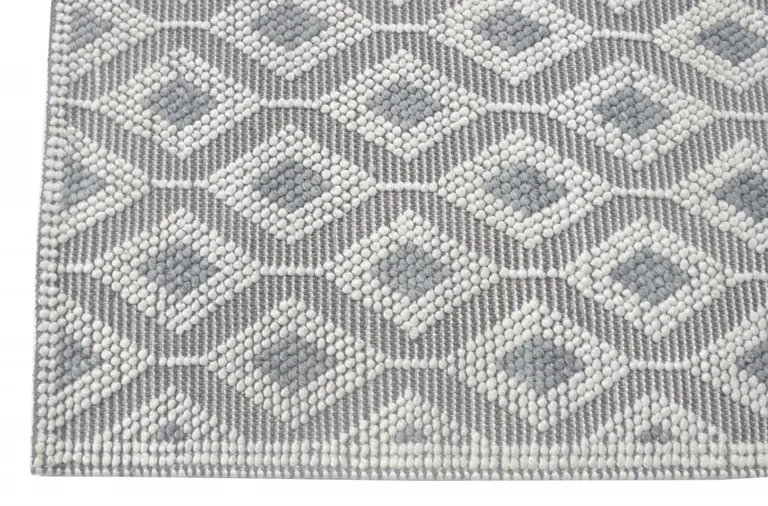 Ivory Gray Diamond Trellis Modern Area Rug Photo 2