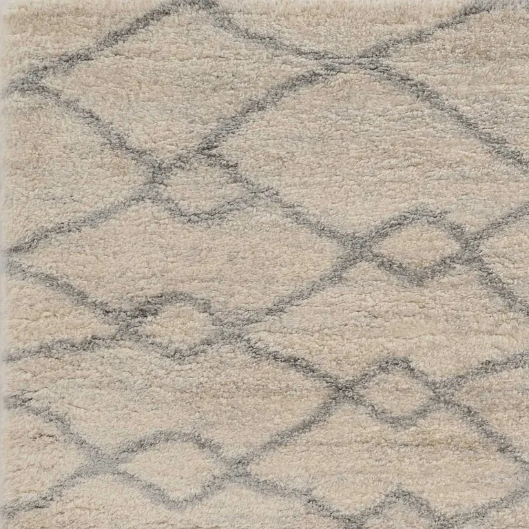 Ivory Grey Machine Woven Chain Link Indoor Area Rug Photo 3