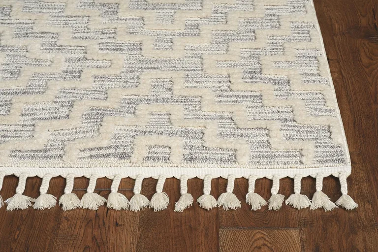 Ivory Grey Zigzag Diamonds Area Rug with Fringe Photo 2