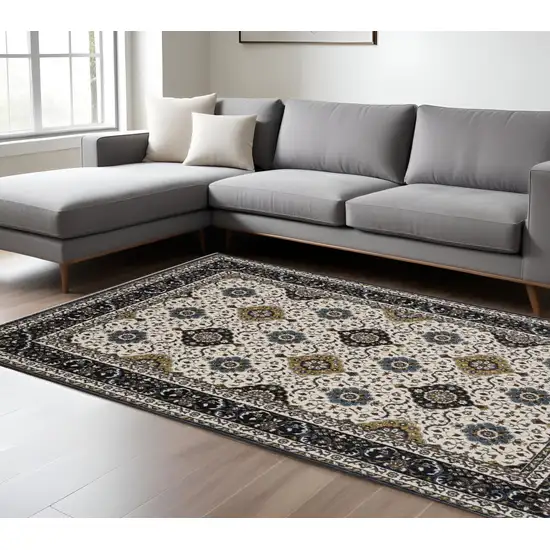 Ivory Medallion Area Rug With Fringe Photo 1