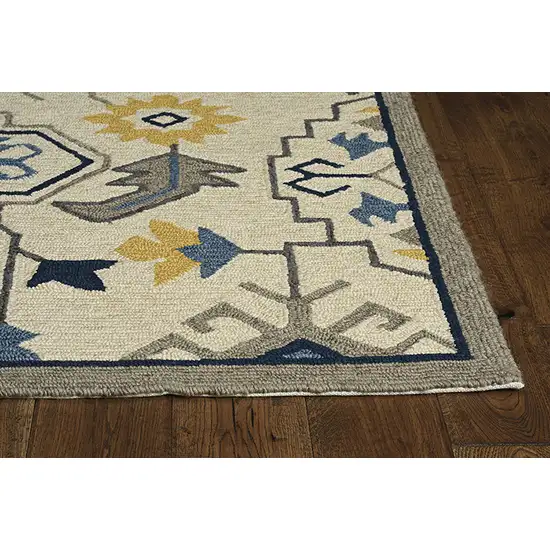 Ivory Polypropylene Accent Rug Photo 4