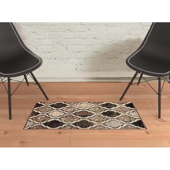 Ivory Quatrefoil Power Loom Distressed Stain Resistant Area Rug Photo 2