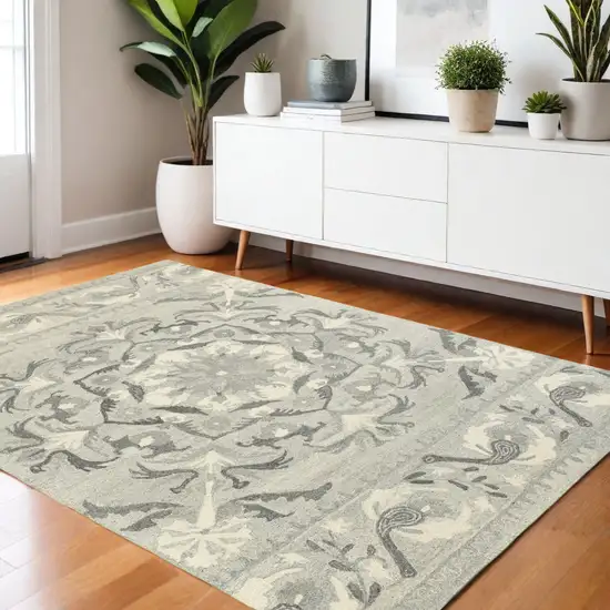 Ivory Wool Floral Hand Tufted Area Rug Photo 1