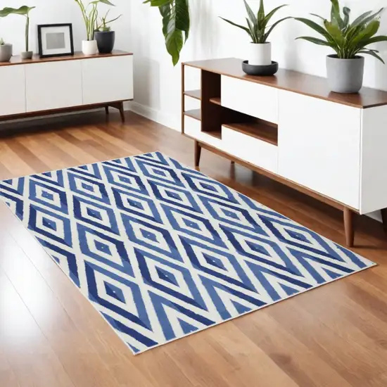 Blue And Ivory Geometric Dhurrie Area Rug Photo 2