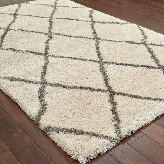 Ivory and Gray Geometric Lattice Area Rug Photo 4