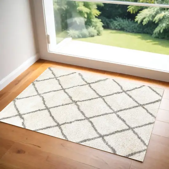 Ivory And Gray Geometric Lattice Scatter Rug Photo 1