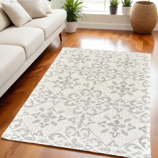 Ivory and Gray Wool Floral Hand Tufted Area Rug Photo 1