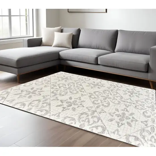 Ivory and Gray Wool Floral Hand Tufted Area Rug Photo 1