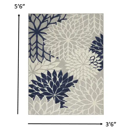 Ivory and Navy Indoor Outdoor Area Rug Photo 5