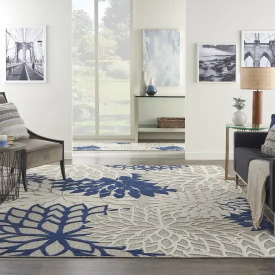 Ivory and Navy Indoor Outdoor Area Rug Photo 6