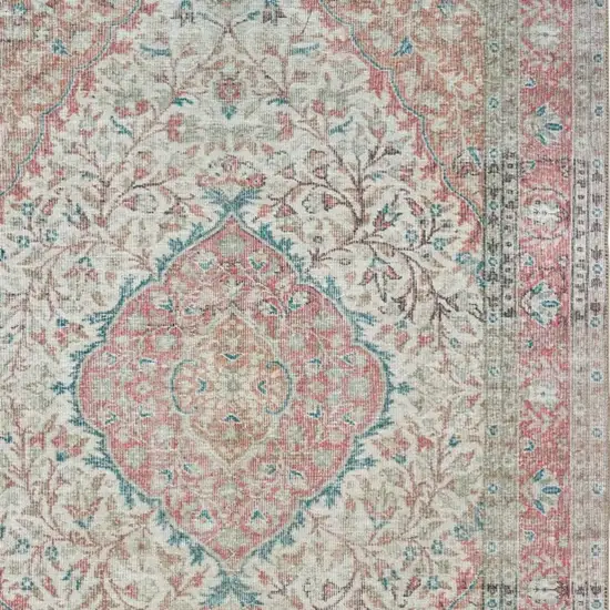 Ivory And Pink Oriental Area Rug Photo 4