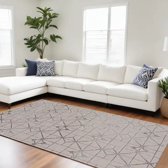 79 X 114 Ivory Or Silver Polypropylene Or Polyester Rug Photo 1