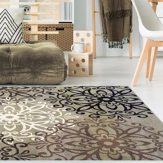 Medallion Power Loom Stain Resistant Area Rug Photo 6