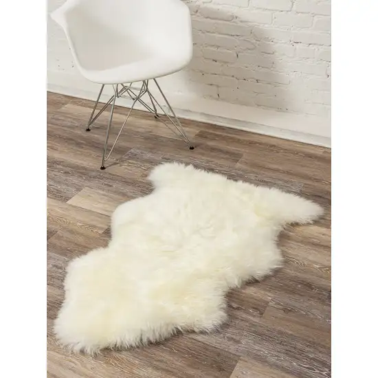 Natural New Zealand Sheepskin Wool Area Rug in White Photo 4