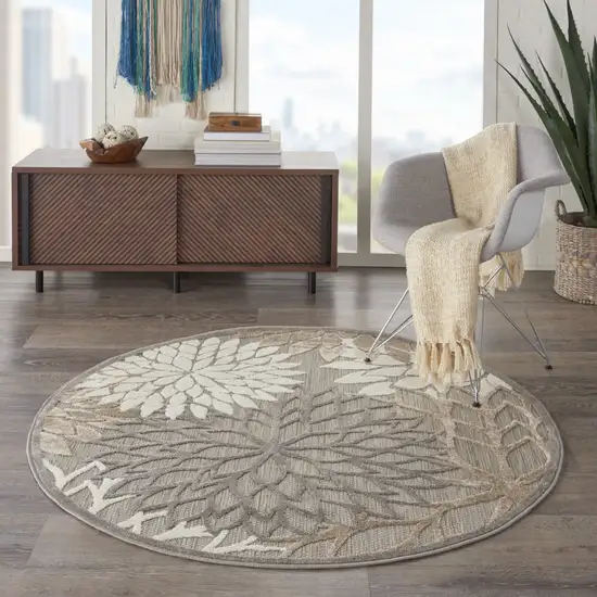 Gray And Ivory Round Floral Indoor Outdoor Area Rug Photo 5