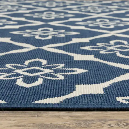 Navy Floral Stain Resistant Indoor Outdoor Area Rug Photo 3