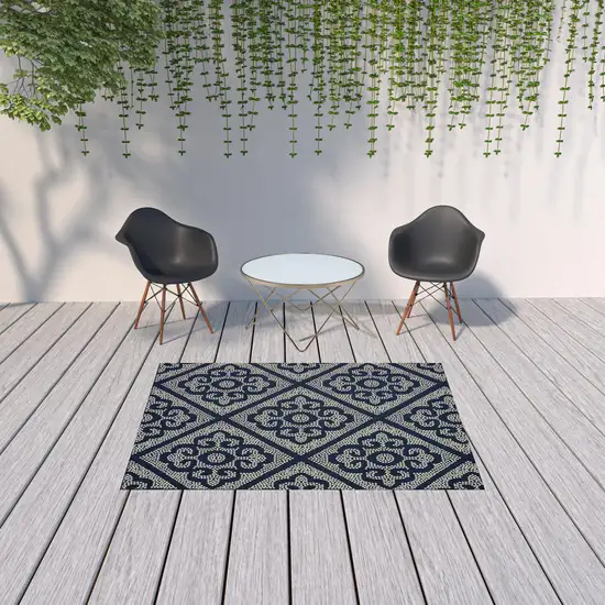 Navy Geometric Stain Resistant Indoor Outdoor Area Rug Photo 2