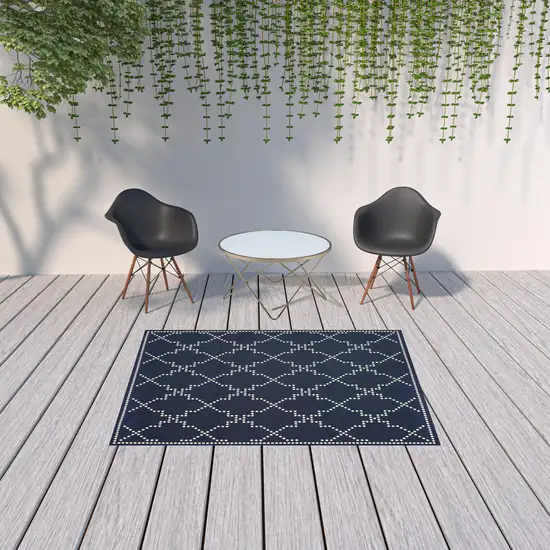 Navy Geometric Stain Resistant Indoor Outdoor Area Rug Photo 2