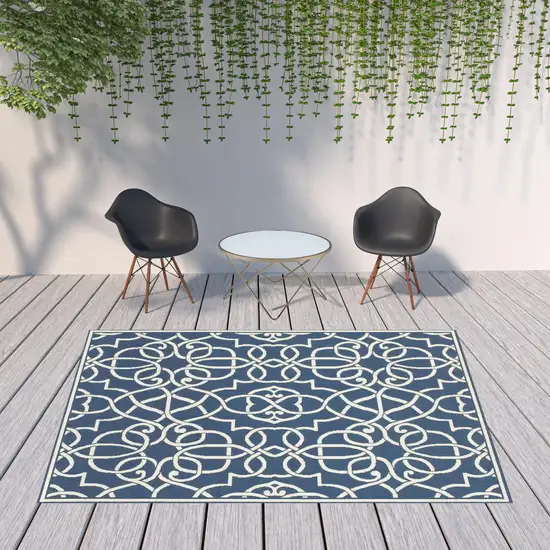 Navy Geometric Stain Resistant Indoor Outdoor Area Rug Photo 2