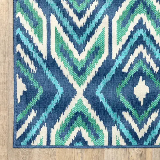 Navy Geometric Stain Resistant Indoor Outdoor Area Rug Photo 5