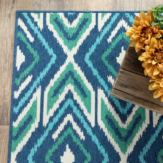 Navy Geometric Stain Resistant Indoor Outdoor Area Rug Photo 8