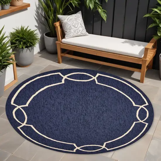 Blue Round Indoor Outdoor Area Rug Photo 1