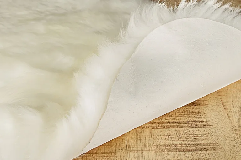 Off White Ciruclar Sheepskin  Rug Photo 3