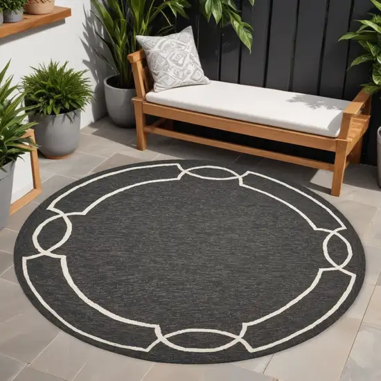 Onyx Round Indoor Outdoor Area Rug Photo 1