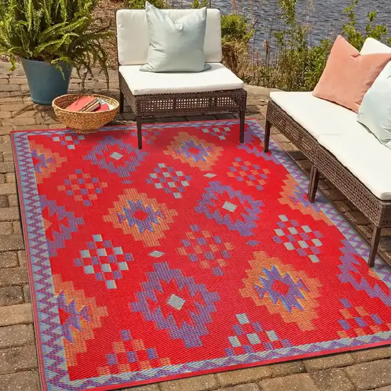 Red Geometric Indoor Outdoor Area Rug Photo 7