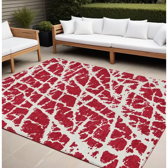 Red and White Abstract Washable Non Skid Indoor Outdoor Area Rug Photo 1